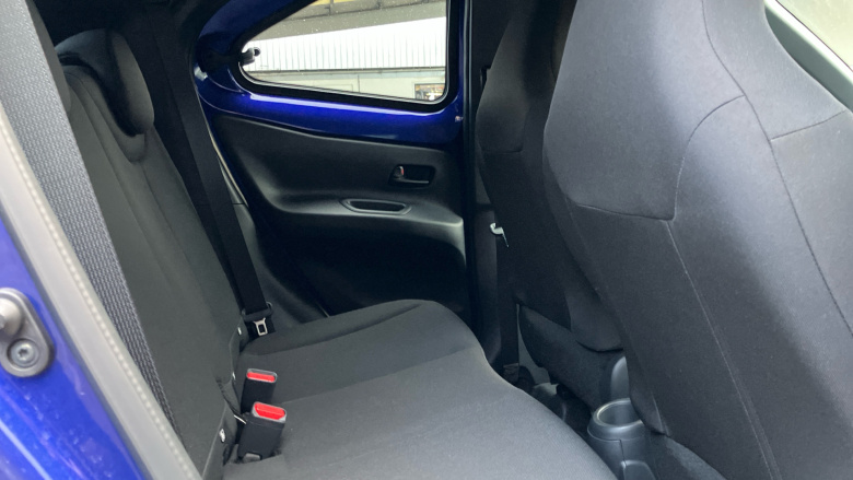 Toyota Aygo X 1.0 VVT-i Edge 5dr Petrol Hatchback